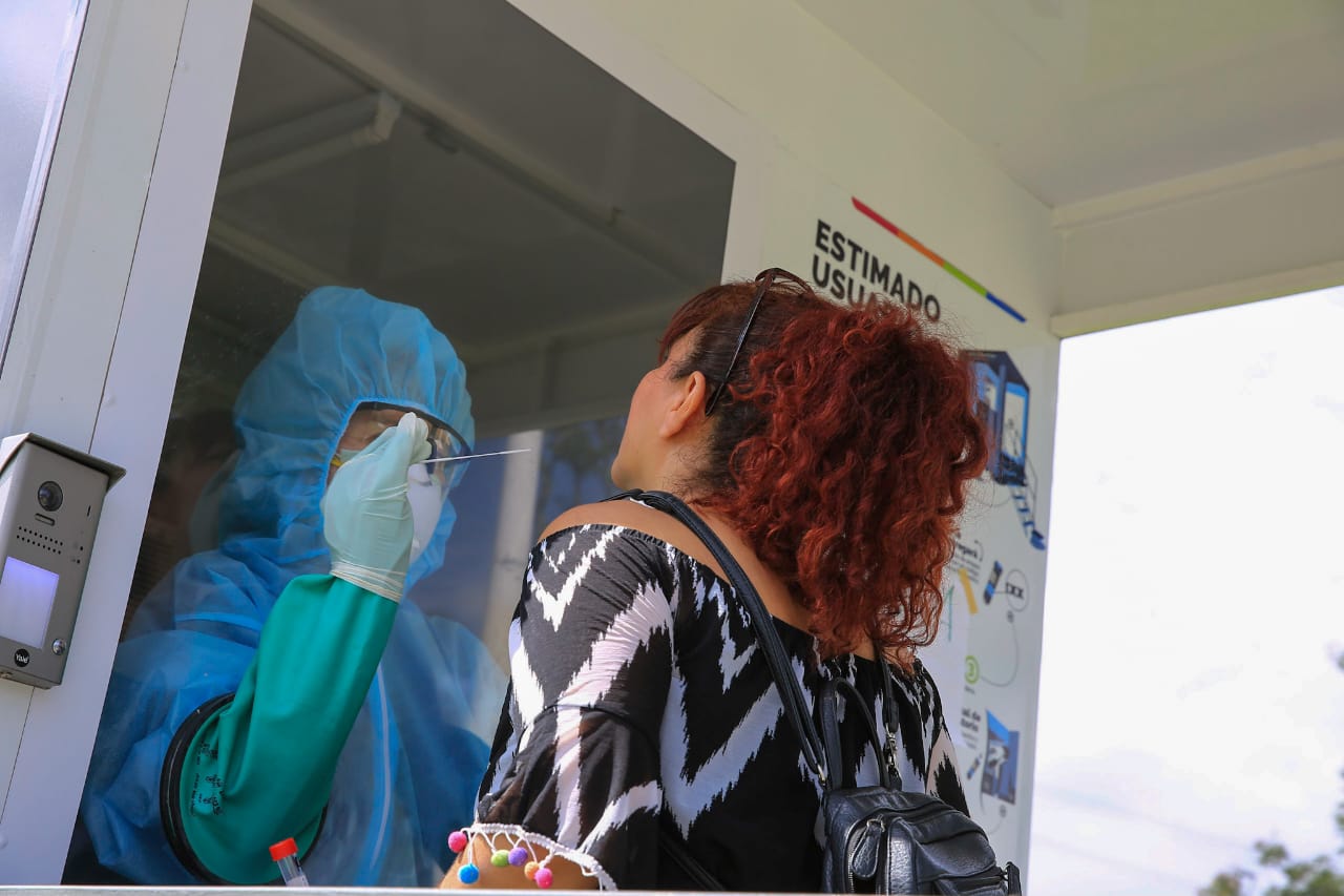 salud-completa-toma-de-3000-pruebas-covid19-en-san-salvador